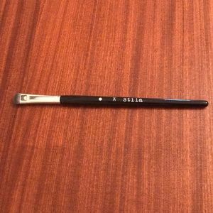 Stila #34 jewel eyeshadow brush